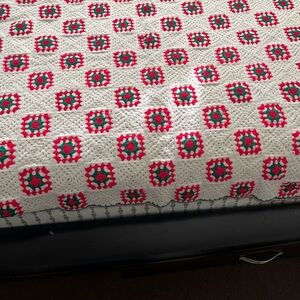 VTG Granny SQUARES Afghan HANDMADE Crochet BLANKET 45 x 38" Off-White Red Green